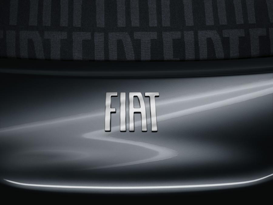 Логотип Fiat 500 la Prima - Italia Cabrio 2020 года  (фото 21 из 42)